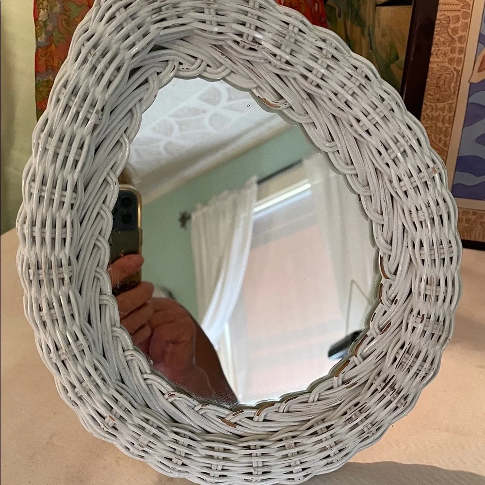 Vintage White Wicker Hand Mirror Women’s Vanity Mirror Hong Kong